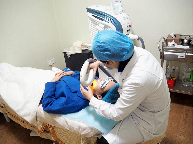 光子嫩肤初体验,被“电”了20次有点疼